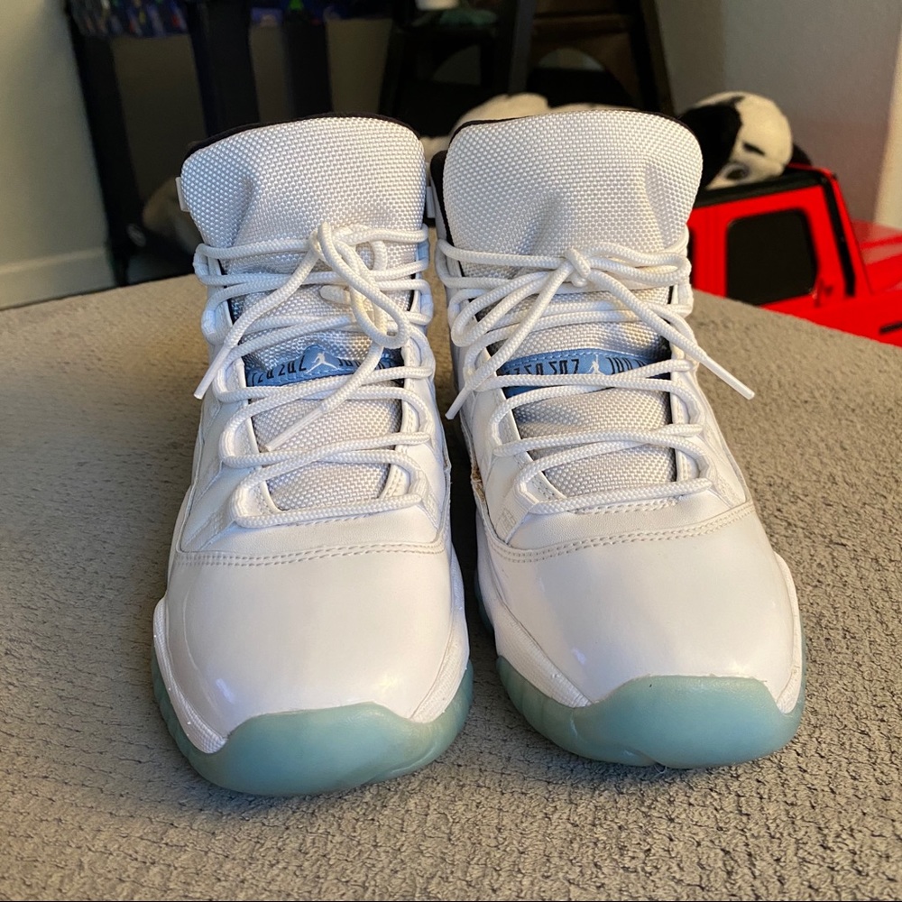 SOLD Retro Jordan Columbia 11 - Picture 3 of 7